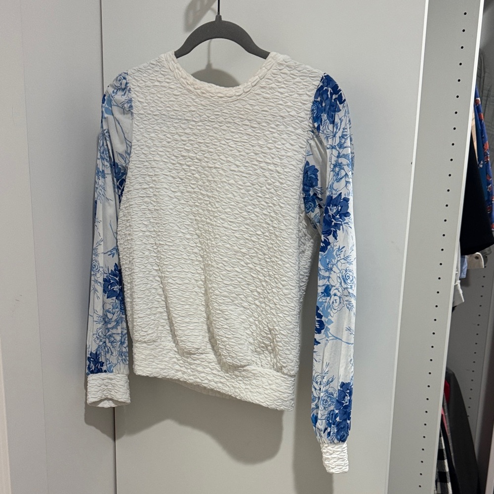 Floral Sleeve Textured Blouse - White and Blue